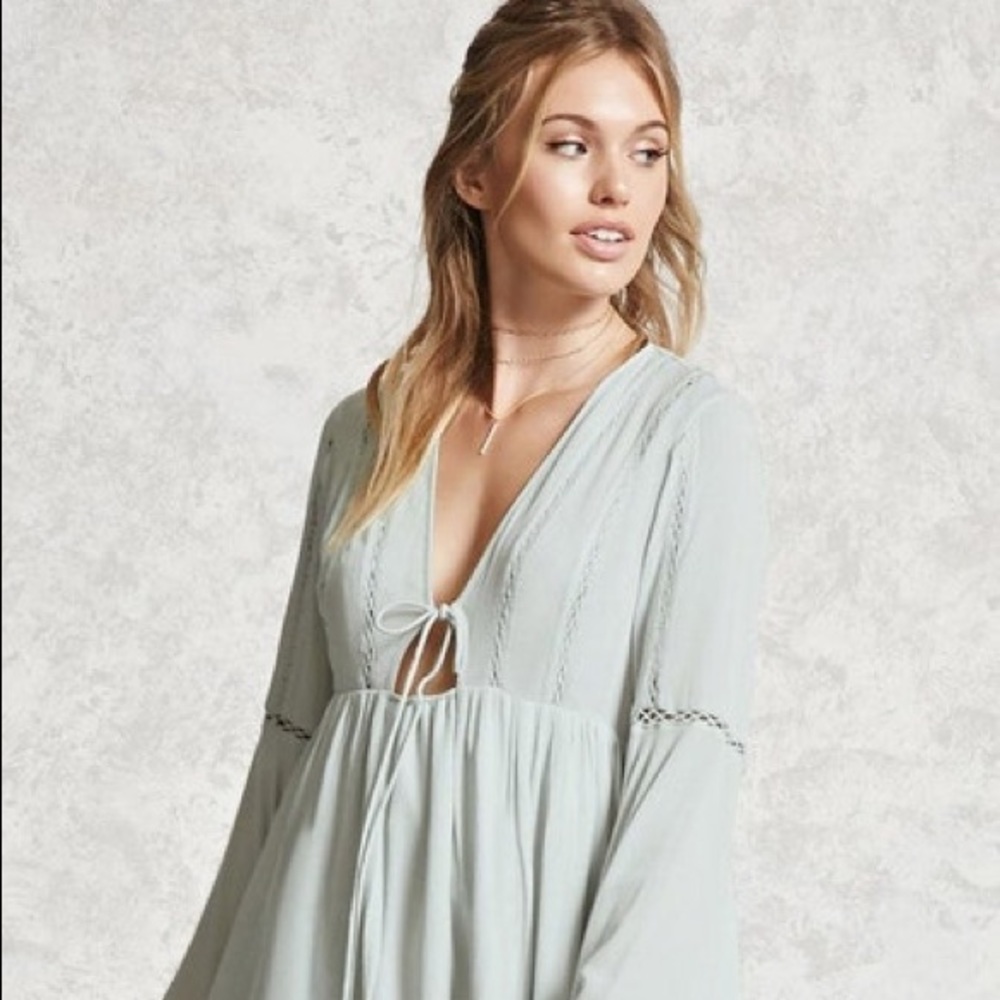 Forever 21 bell sleeve dress NWT - Picture 2 of 8